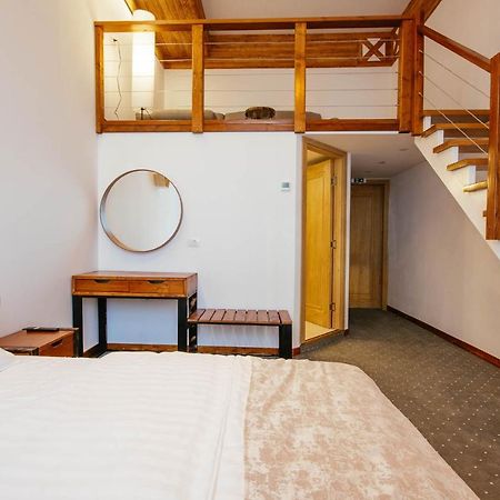 Buchenland Hotel Kimpulung Mołdawski Zewnętrze zdjęcie